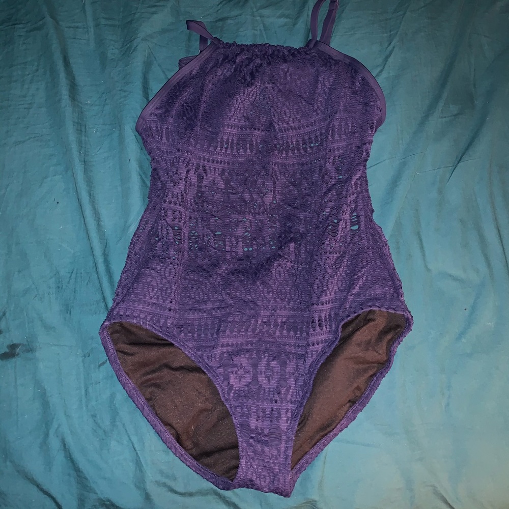 One piece swim suit